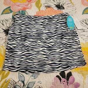 NWT Greg Norman Ladies Golf Skort